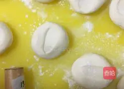 Illustration of how to make shepherd's purse and pork buns 11