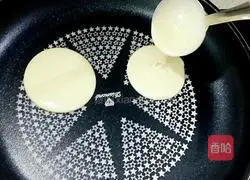 Illustration of how to make American waffles 9