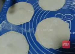 Illustration of how to make glutinous rice rolls 14