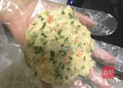 Illustration of how to make pastoral shrimp and potato cakes 8