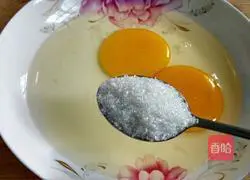 Illustration of how to make golden steamed buns 4