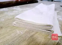 Illustration of hand-rolled sweet potato noodles 4