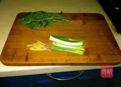 Illustration of how to make noodles with egg sauce 1