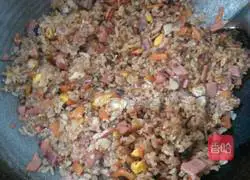 Illustration of how to make fried rice with mushrooms, ham and eggs 6