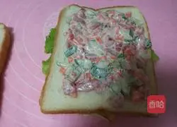 Illustration of how to make bacon and vegetable sandwiches 8