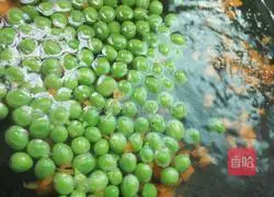 Peas Illustration of how to make carrot and egg fried rice 1