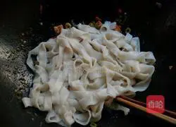 Illustration of how to make egg noodles 13