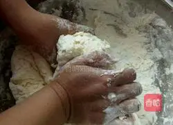 Illustration of how to make steamed buns stuffed with cabbage filling 4