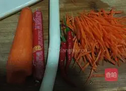 Illustration of how to make carrot egg pancake 1