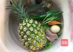 Illustration of how to make pineapple, shrimp, egg and fried rice 1