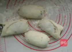 Illustration of how to make black sesame sauce pancakes 3