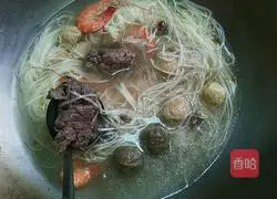 Beef Noodle Soup Recipe Illustration 5