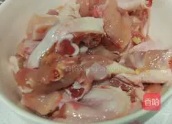 Illustration of how to make fresh chicken glutinous rice dumplings 1
