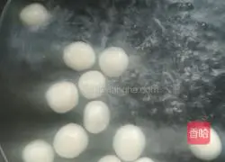 Illustration of how to make salty glutinous rice balls 8