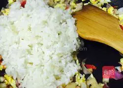 Egg Fried Rice Recipe Illustration 10