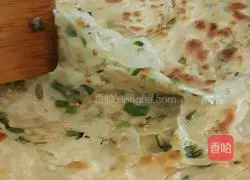 Illustration of how to make green onion and sesame layer cake 12