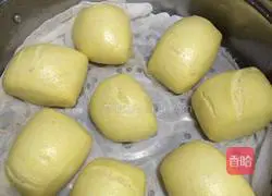 Illustration of how to make corn buns 9