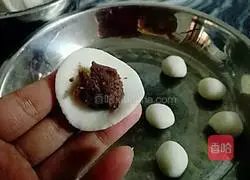 Illustration of making glutinous rice balls stuffed with red bean paste 10