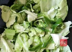 Illustration of how to make fried noodles with eggs 4