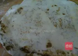 Illustration of how to make five-spice sesame seed cake 9