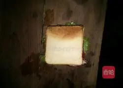Illustration of how to make a simple sandwich 9