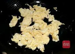 Illustration of how to make leek and egg vegetarian dumplings 2