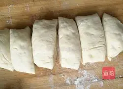 Illustration of how to make potato meat buns (the whole process of making buns) 5