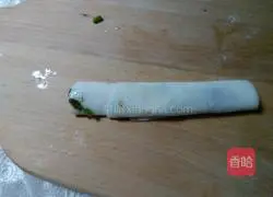 Illustration of how to make layer cakes with dumpling skins 5