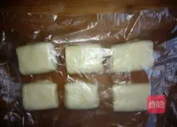 Illustration of how to make long sesame cakes 14