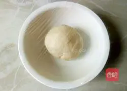 Illustration of how to make prunes and pork belly patties 3