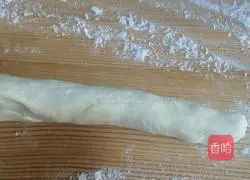 Illustration of how to make three fresh stuffed dumplings 4