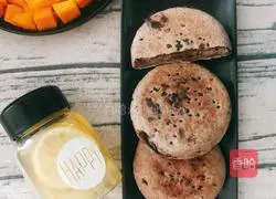 Buckwheat red bean and chestnut pie (delicious fitness meal with low calories and low whole grains) Illustration of how to do it 13