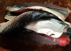 Illustration of how to make mackerel dumplings 1