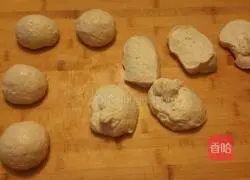 Illustration of how to make dough-baked sesame cakes (electric baking pan version) 3