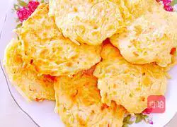 Illustration of how to make shredded potato pancakes 6