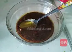 Illustration of how to mix egg sauce with noodles 2