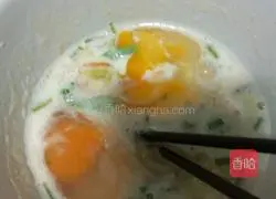 Illustration of how to make shrimp and celery pancakes 2