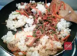 Illustration of how to make beef fried rice 6