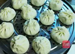 Illustration of how to make chrysanthemum meat buns 7