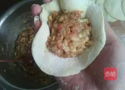 Illustration of how to make pork and eggplant stuffed buns 10