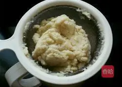 Illustration of how to make bean dregs pancakes 3