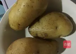 Illustration of how to make mashed potato cakes 1