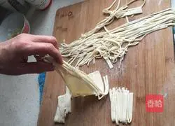 Illustration of how to make salty noodles 14