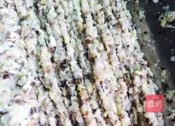 Illustration of how to make mushroom and pork dumplings 4