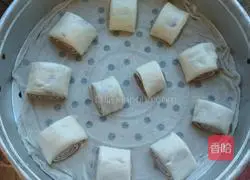 Illustration of how to make cocoa two-color steamed buns 21