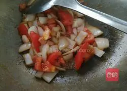 Illustration of how to make egg and ham fried rice 3