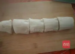 Illustration of how to make white flour steamed buns 12