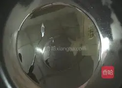 Illustration of how to make bell pepper and egg fried rice 2