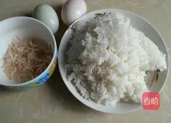 Illustration of how to make egg fried rice 1