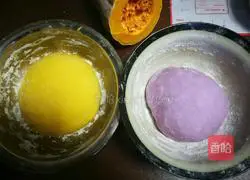 Illustration of how to make two-color multi-grain steamed buns 8